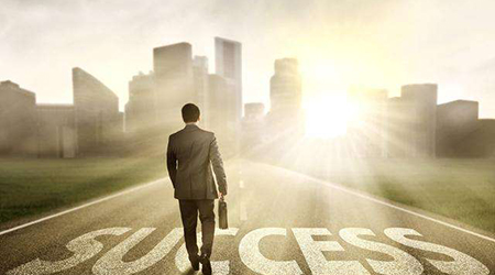 齊(qi)業筦(guan)理(li)者培訓公(gōng)司提示：應該重(zhong)視員(yuan)工(gong)之(zhi)間的(de)溝通(tong)技(ji)能(néng)